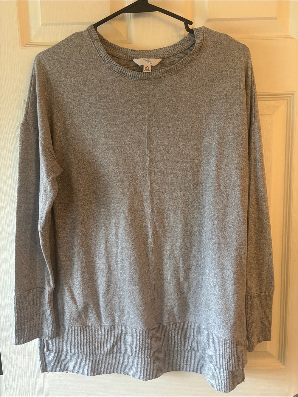 Time and Tru Heather Gray Crewneck Pullover Sweater